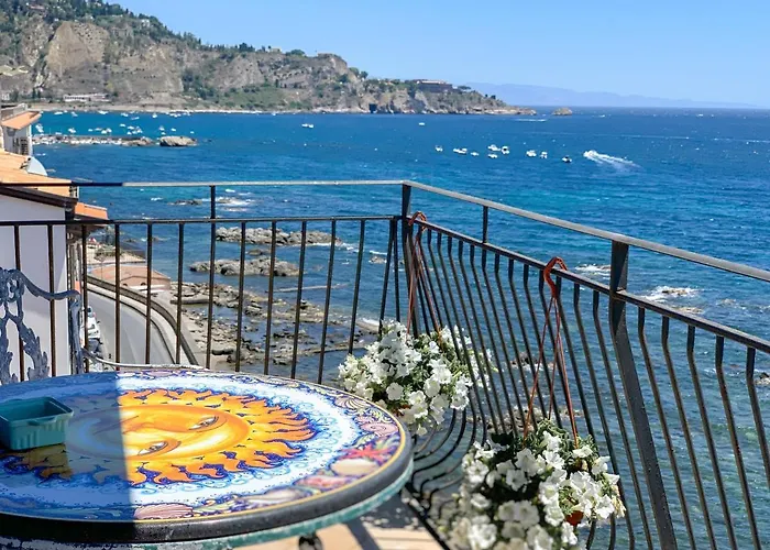 Loft * Giardini-Naxos